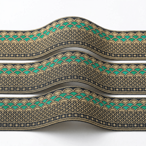 Cinta Jacquard de 50 mm de Neelkamal Industries con Zari Dorado y Patrón de Conchas Verdes, Lazos Decorativos Tejidos y Manualidades Festivas - Product Image 5