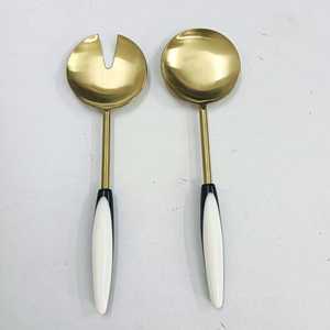 Ensemble d'ustensiles de service en acier inoxydable avec manche en résine, nouveau style, ensemble de couverts en métal, cuillère à salade pour usage domestique, hôtelier et en cuisine - Product Image 2
