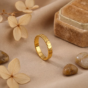 Anillo Geométrico Moderno de Acero Inoxidable con Baño de Oro Real de 18K, Joyería de Moda Resistente al Agua y al Deslustre para Mujer - Product Image 6