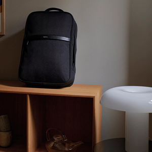 Sac à dos pour ordinateur portable de luxe en polyester léger et durable avec fermeture éclair géométrique, respirant, écologique et bretelles arquées - Product Image 5