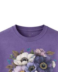 เสื้อยืดผู้หญิงลายดอกไม้สไตล์วินเทจสีม่วง ผ้าฝ้ายนุ่ม แขนสั้น สวมใส่สบายๆ สำหรับฤดูร้อน ลายดอกไม้สวยงาม - Product Image 5