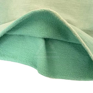 Shorts délavés pour hommes, fabriqués en tissu doux, parfaits pour l'été, le streetwear décontracté et les tenues quotidiennes confortables et élégantes. - Product Image 6