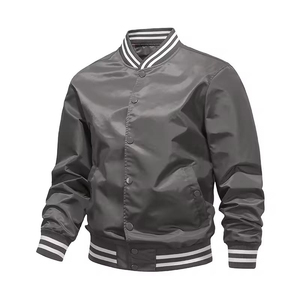Chaqueta Clásica Universitaria con Capucha Estilo Letterman al por Mayor, Chaqueta Varsity Delantera Lisa Duradera de Primera Calidad, Cortavientos y Ecológica para Streetwear - Product Image 5