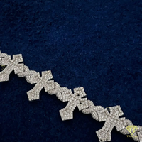 Pulsera de Cadena Cruzada Premium con Incrustaciones Brillantes de Diamantes y Estilo de Joyería de Alta Gama