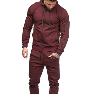 Conjunto Deportivo para Hombre Granito, Color Granate, con Capucha, Cierre con Cordón, Pantalones Largos, Material de Algodón Transpirable - Product Image 1