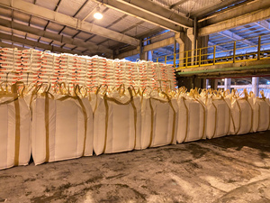 Urée granulée de qualité automobile fabriquée au Vietnam, expédition en avril-mai 2026, conditionnée en sacs de 50 kg et sacs de 1000 kg - Product Image 3