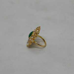 แหวนสีเขียวมรกตสำหรับผู้หญิง แหวนลายดอกไม้เคลือบทอง 18K ประดับด้วยเพชร CZ ระยิบระยับ ของขวัญเครื่องประดับแฟชั่นสุดหรู - Product Image 4