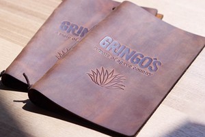 Porta Menús de Cuero Premium de Lujo con Protección para Restaurante, Cafetería, Hotel, Recargable, con Logotipo Personalizado LMC-0052 - Product Image 5