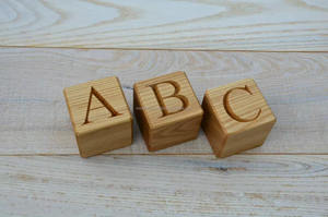 Belle tendance à la main en bois naturel Alphabet Puzzle Cubes de construction éducatifs bébé douche tapis et coussinets jouets - Product Image 3