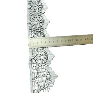 Ruban en dentelle florale vintage sexy brodé en coton et polyester, bord festonné creux, 5,5 cm, pour sacs, vente en gros AHE AHE-LT-004 - Product Image 1