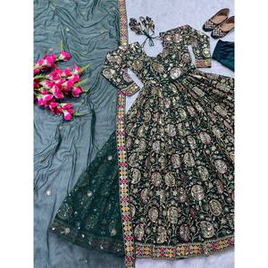 Robe Anarkali de créateur avec pantalon et dupatta, nouveau style chic, vêtements indiens et pakistanais - Product Image 3