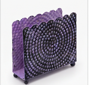 Porta pañuelos morado con borde festoneado, diseño moderno con patrón de puntos y patas redondas, soporte decorativo independiente para el hogar - Product Image 1