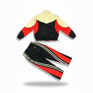 Conjunto deportivo de nailon personalizado para hombre, chaqueta cortavientos con cremallera y pantalones deportivos con logo impreso personalizado - Product Image 2