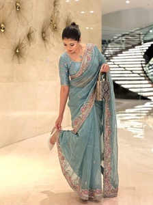 Sari de seda azul claro con borde bordado y blusa para mujer, ropa tradicional india para bodas - Product Image 4