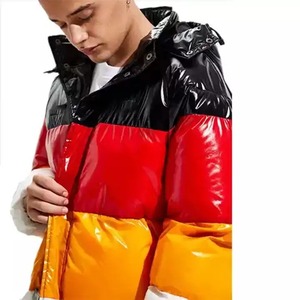 Chaqueta Acolchada con Capucha para Hombre, Diseño Color Block, Revestimiento de PU, Impermeable, Informal, Larga, Holgada, con Cierre de Cremallera y Relleno de Poliéster - Product Image 4