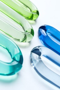 Décoration murale élégante en chaîne de maillons en résine, décoration de salon, art mural en chaîne de maillons en résine, accent décoratif pour la maison, décoration de salon - Product Image 4