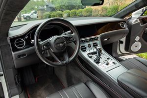 Auto Usado en Perfectas Condiciones, Bentley Continental GT V8 Coupé 2022, Autos Usados Listos para Enviar - Product Image 2