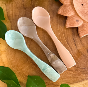 Elegante Juego de 3 Cucharas de Resina para Decoración de Mesa, Juego de Utensilios Multicolor para Servir Ensaladas, Suministros al por Mayor - Product Image 1