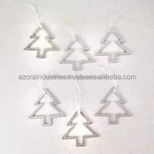 Décorations d'arbre en métal de Noël suspendus conception gravée ornements de boule de Noël différentes tailles décor à la maison - Product Image 4