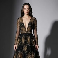 Robe de soirée élégante dos nu à sequins et col en V, coupe droite, écologique, longueur ras du sol, ornée de perles, manches longues, avec soutien-gorge intégré, pour invitées de mariage