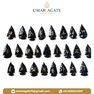 Ensemble de runes en obsidienne noire en forme de pointe de flèche, magnifique outil spirituel sculpté à la main en pierre précieuse Futhark, cadeau - Product Image 2
