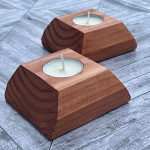 Porte-bougie en bois artisanal, forme carrée, bois naturel, décoration d'intérieur, support pour bougie tealight, porte-bougie rustique pour table - Product Image 1