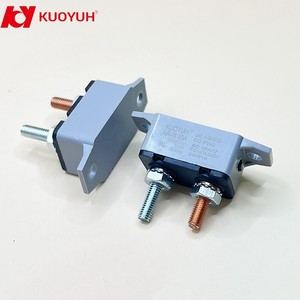 Serie KUOYUH AR # Interruptor de circuito de 10/32 clavijas con reinicio manual, cubierta paralela de plástico, 3-50A/12VDC SAE J553 50/60Hz para automoción - Product Image 1