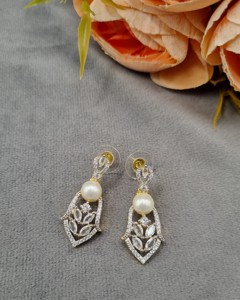 Parure Collier Plaqué Or Ornée de Perles et de Diamants Américains avec Boucles d'Oreilles en Pierre Taille Marquise Scintillante – Fournisseur de Parures de Bijoux AD - Product Image 4
