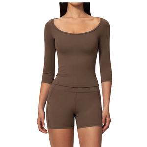 Conjunto de Yoga de 2 Piezas Personalizado con Logotipo Frontal, Transpirable, con Pantalones Cortos y Top de Cuello Redondo para Ropa Deportiva Femenina - Product Image 3