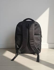 Mochila para portátil de 18 pulgadas resistente al agua, tela de poliéster negra, compatible con portátiles de hasta 17 pulgadas, fabricante OEM ODM - Product Image 3