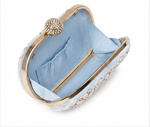 Pochette élégante pour femme avec perles, motif floral, bleu clair, sac de soirée/mariage, fermeture à loquet, sans bandoulière - Product Image 5
