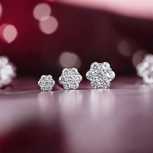 Boucles d'oreilles clous fleur en moissanite multi-tailles en gros, en argent sterling 925, diamant VVS, bijoux de luxe pour hommes et femmes - Product Image 2