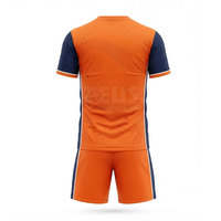 Uniforme de football professionnel Tissu respirant Confortable Design personnalisé Uniforme de football léger