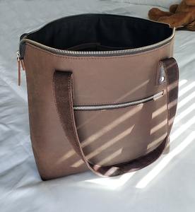 กระเป๋าถือสะพายไหล่หนังแท้สไตล์วินเทจ ทำมือสำหรับสุภาพสตรี พร้อมซิปสีพื้น รุ่น LTB-0282 - Product Image 3