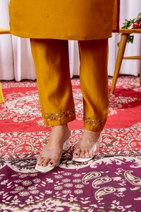 Ensemble Kurti droit de créateur avec dupatta en soie Chanderi – Tenue indienne de luxe pour l'exportation mondiale - Product Image 5