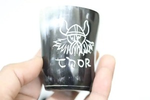 Maßgefertigte FAIZA CRAFT Moderne Handgefertigte Wasserfeste Trinkhörner aus Büffelhorn, Mead-Schnapsgläser mit Kostenloser Personalisierung - Product Image 6