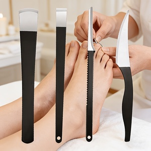 Kit de manucure et pédicure avec coupe-ongles, pince à cuticules, repousse-cuticules, éliminateur de peaux mortes, lime à ongles, kits de pédicure, soins des pieds - Product Image 3