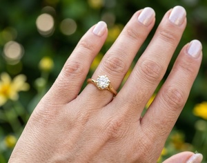 Anillo de Compromiso Solitario de Diamante Cultivado en Laboratorio de Oro de 14K Personalizado, Engaste Catedral de 6 Puntas, 1.50 Quilates, Certificado IGI, Regalo de Boda - Product Image 4