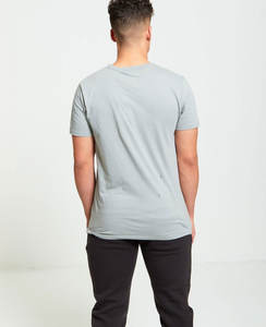 Camiseta de poliéster en blanco para hombre, camiseta transpirable de talla grande, camisetas de algodón transpirables con impresión de calidad personalizada por sublimación - Product Image 4