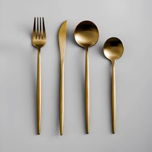 Juego de cubiertos metálicos de calidad, fabricados con cuidado, que ofrecen resistencia, durabilidad y un gusto refinado. - Product Image 6