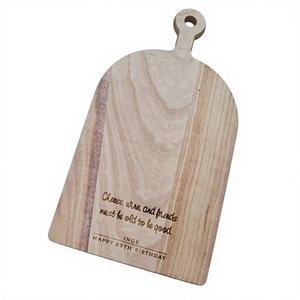 Planche à découper en bois massif durable et écologique à prix avantageux, finition naturelle, taille personnalisée, utilisation en restaurant, boucher, viande, fromage - Product Image 1
