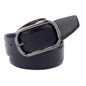 Ceinture en cuir véritable pour femme, vente en gros, avec logo personnalisé, style streetwear urbain moderne, finition haut de gamme et boucle réglable - Product Image 3