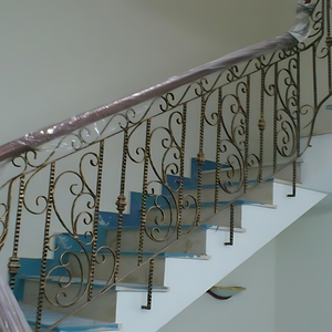 Designs de rampes d'escalier en fer forgé sur mesure : élégantes rampes en métal artistiques, modernes et artisanales pour projets d'intérieur haut de gamme - Product Image 1