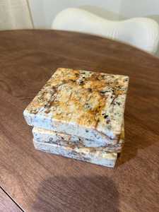 Ensemble de trois sous-verres vintage en marbre beige et noir, décoration de table en pierre naturelle - Product Image 6