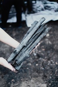 Charbon de mangrove à combustion propre, faible émission de étincelles, bâtonnets de charbon de bois dur, faible teneur en cendres, haute chaleur pour barbecue, vente en gros - Product Image 1