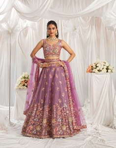 Atractivo Lehenga Choli de Organza Lavanda con Bordado de Lentejuelas - Product Image 2