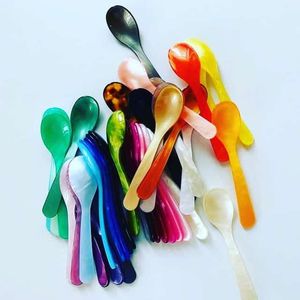 Juego de Cucharas para Servir con Tema de Ángel Hechas a Mano en Resina, Coloridas, Transparentes, Amarillas y Rosas, de Forma Irregular, Decorativas para el Hogar - Product Image 4