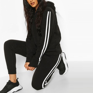 Chándal deportivo con logotipo OEM para mujer, chándal de dos piezas con logotipo personalizado, para correr - Product Image 3