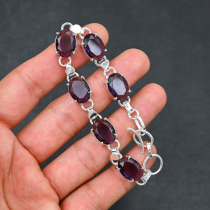 Bracelet chaîne et maillons ovales en argent sterling 925 fait main avec 5 pierres d'améthyste de laboratoire – Cadeau de luxe pour soirée - Product Image 2