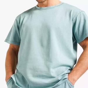 Nouvel ensemble deux pièces pour homme, décontracté, en coton, avec t-shirt et short, effet délavé, idéal pour l'été et l'entraînement, vente en gros - Product Image 4